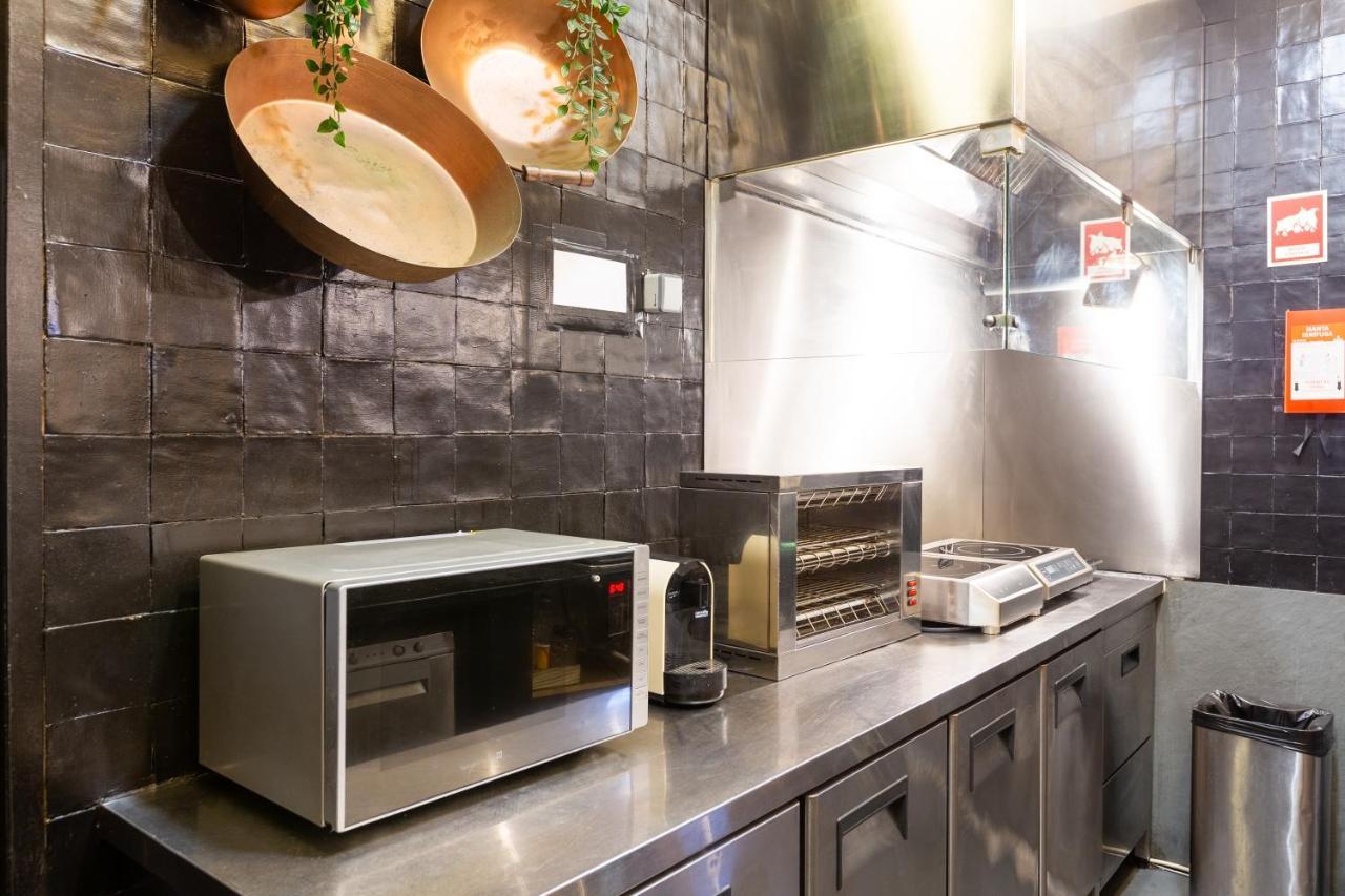 C&F Hostel Порту Экстерьер фото